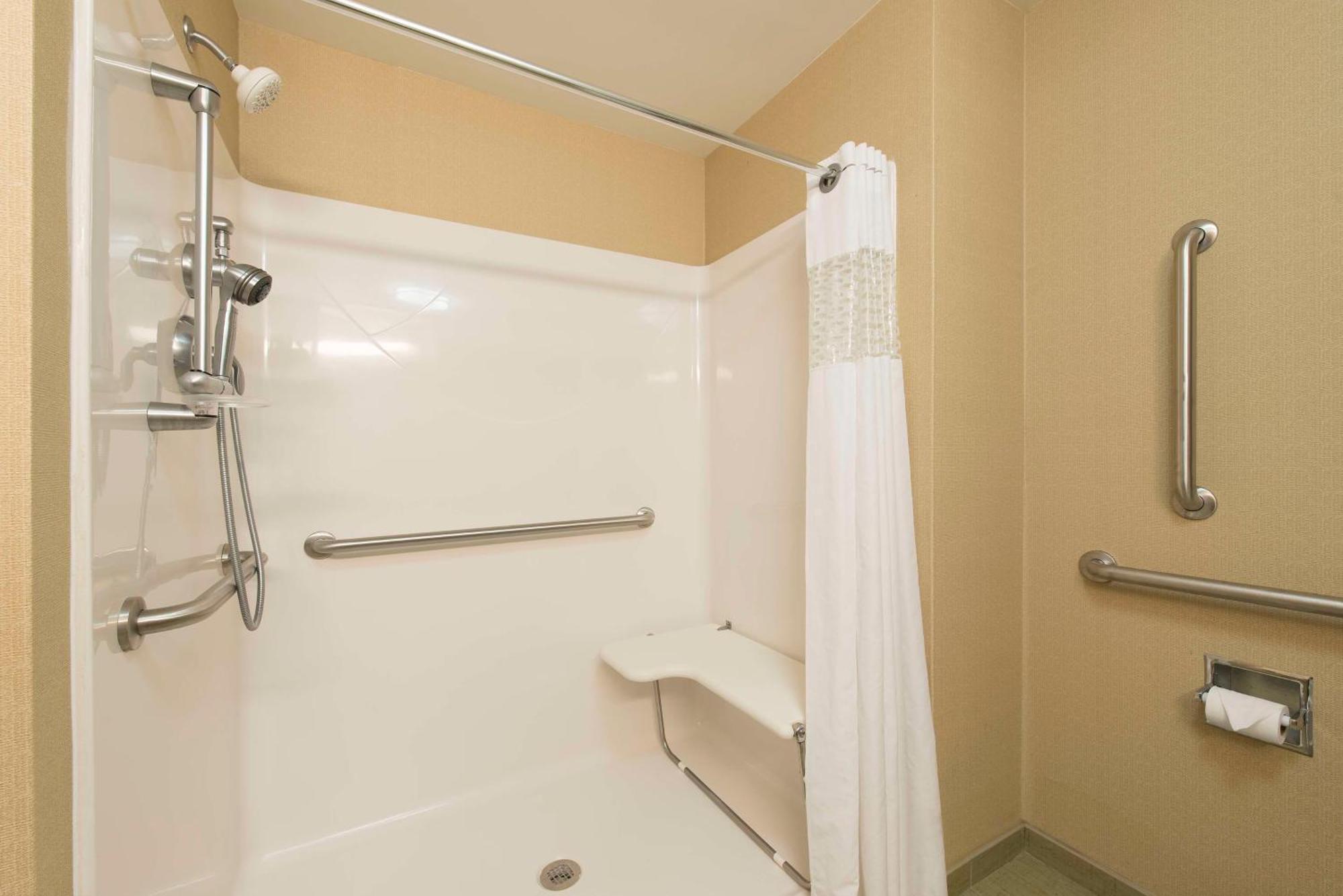 Hampton Inn & Suites Crawfordsville Exteriör bild