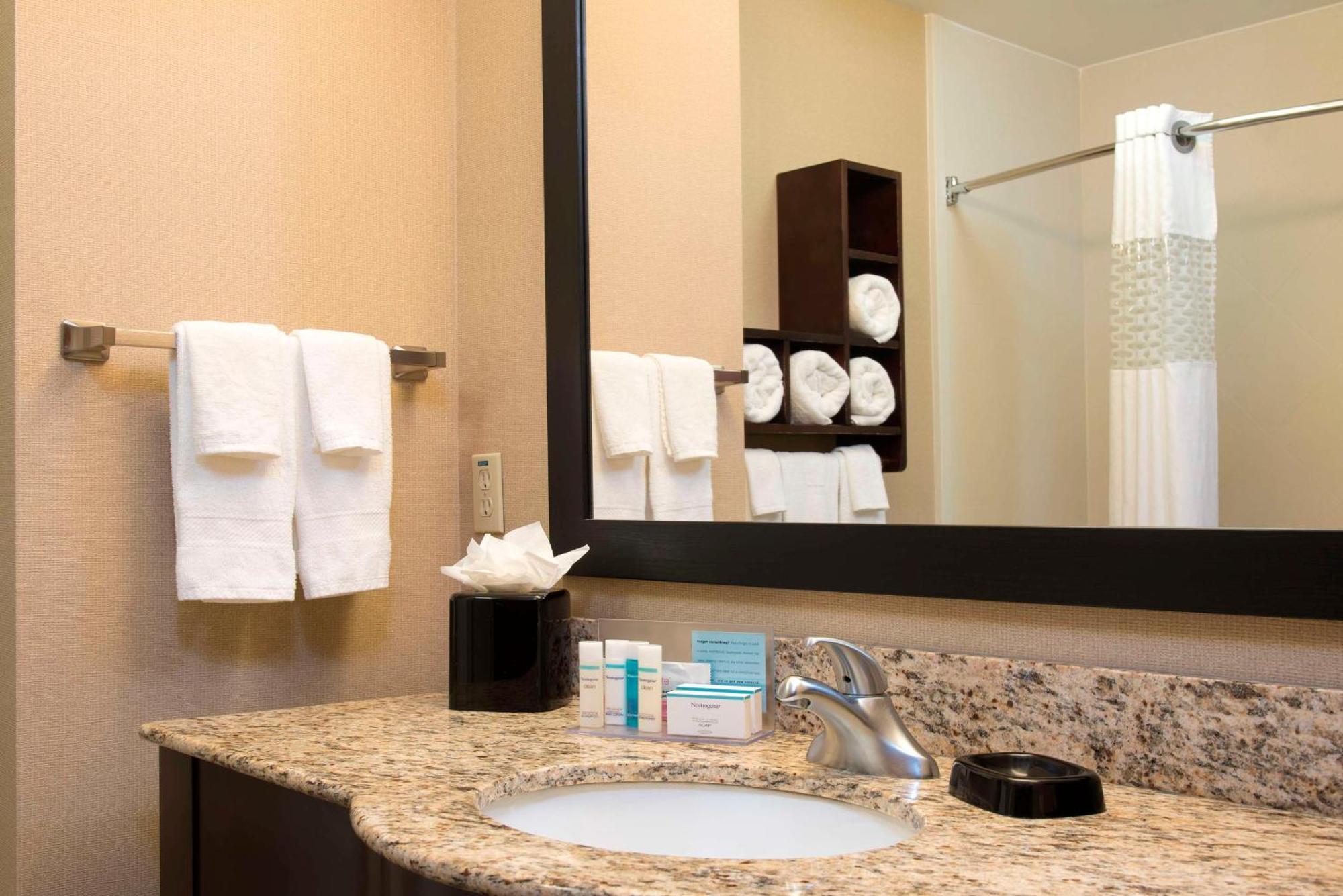 Hampton Inn & Suites Crawfordsville Exteriör bild
